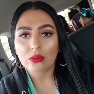 Meet your Posher, Esmeralda